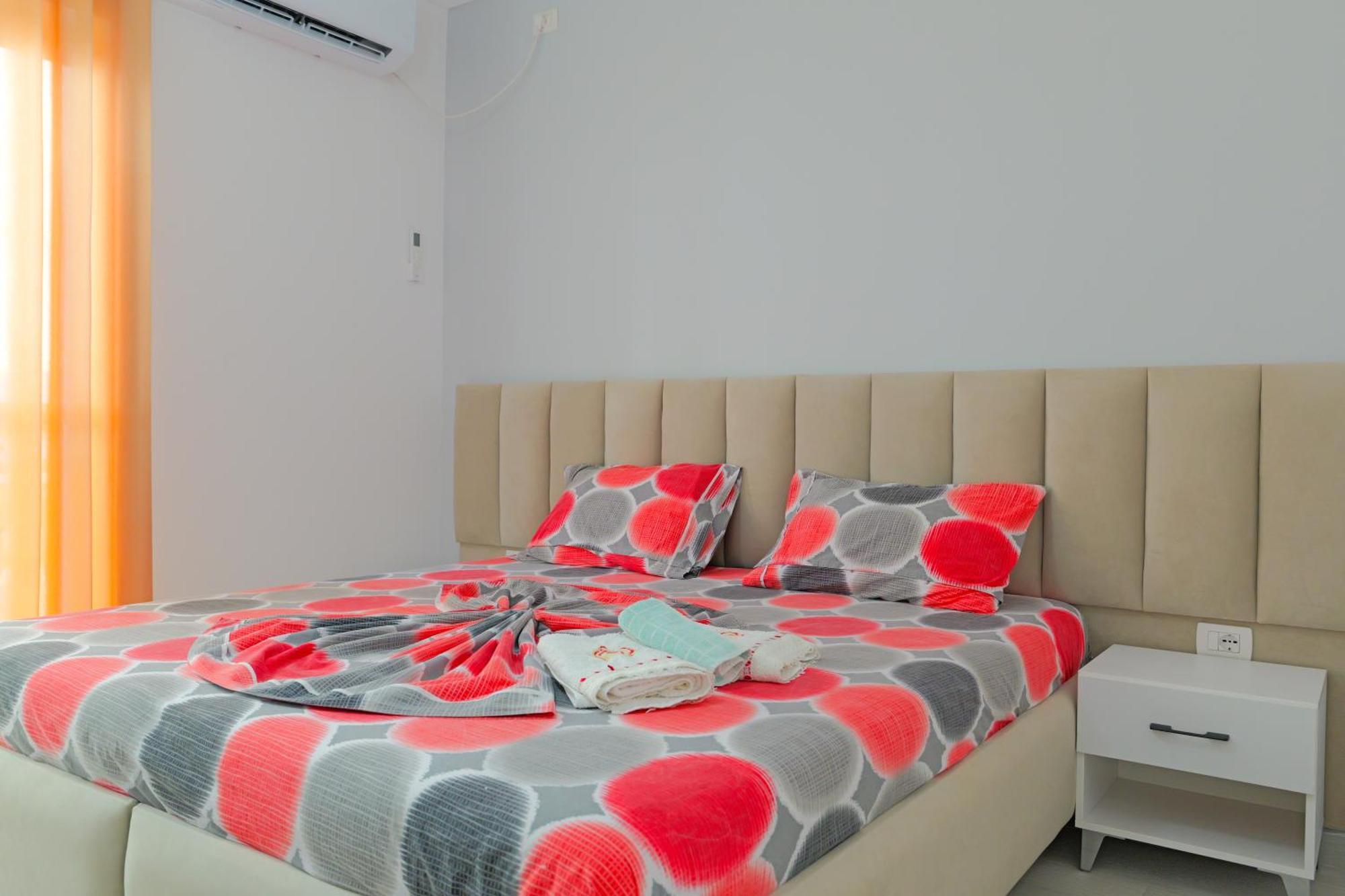 Vila Marina Apartments Sarande Ngoại thất bức ảnh
