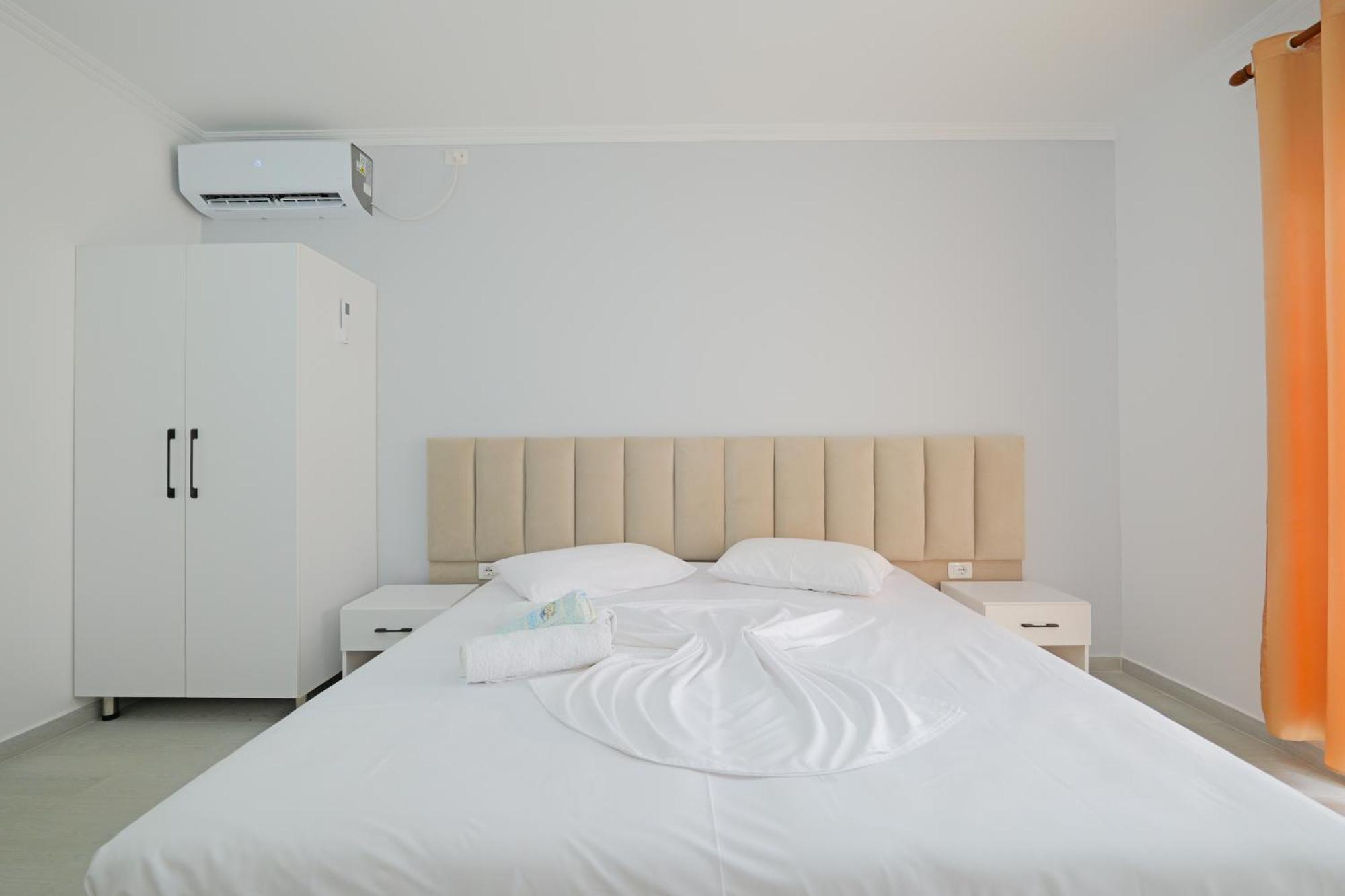 Vila Marina Apartments Sarande Ngoại thất bức ảnh