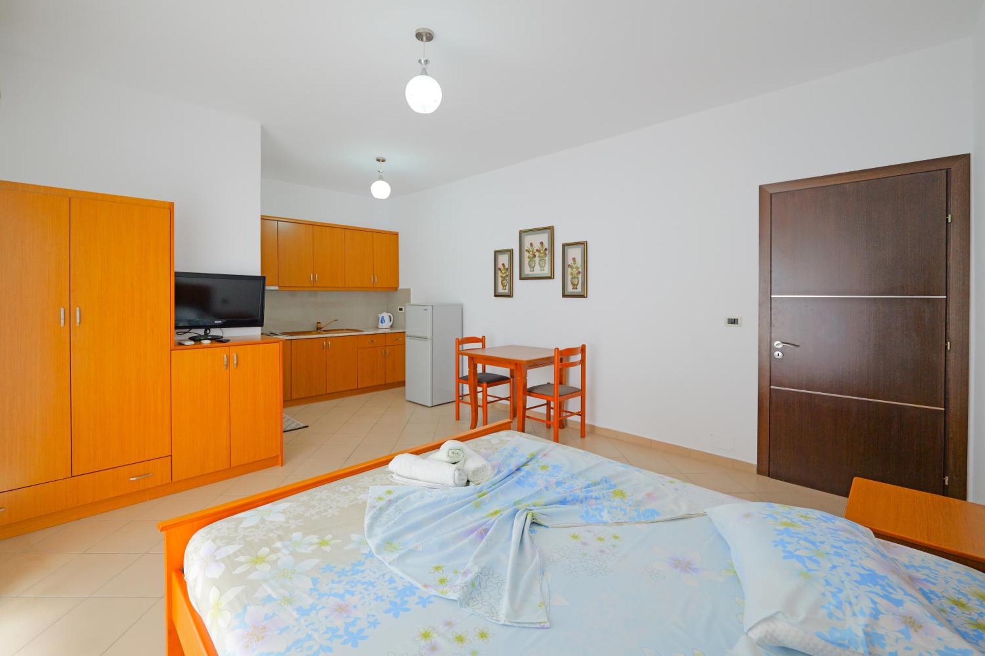 Vila Marina Apartments Sarande Ngoại thất bức ảnh